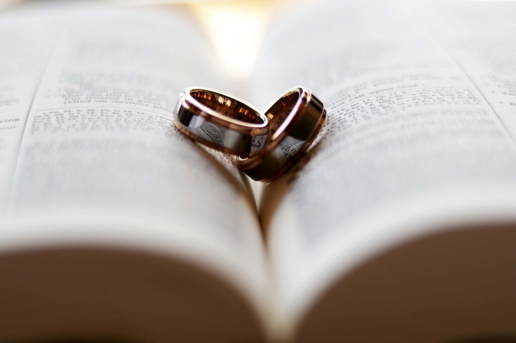 ring-2407552_1280