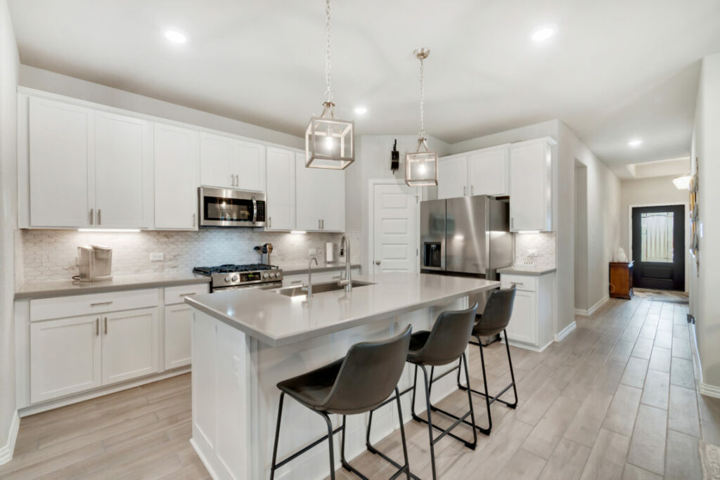 How Can Kitchen Remodeling Services Improve Your Home?