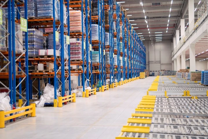 Pourquoi acheter des racks à palettes d’occasion est un choix rentable