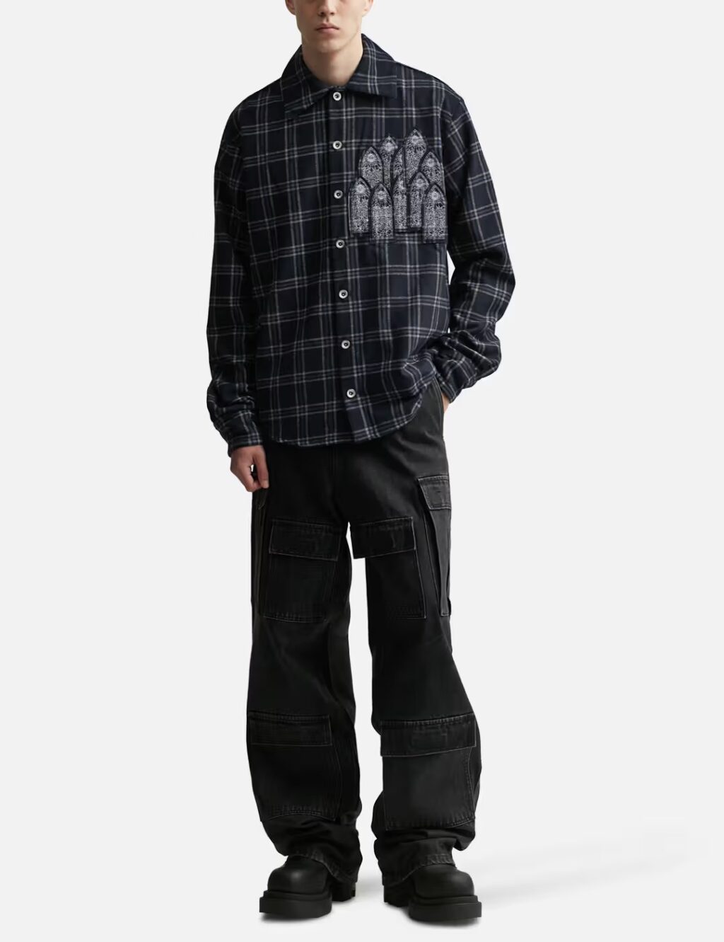 who decides warr t-shirt
